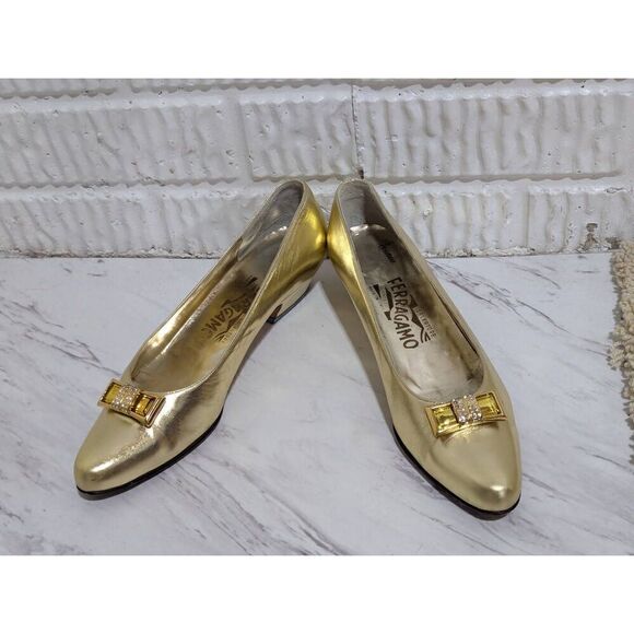 Salvatore Ferragamo Women's 7.5AAAA Metallic Gold Rhinestone Bow Pumps - Picture 1 of 11